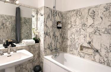 Champs elysees apartment 4 - Photo 9