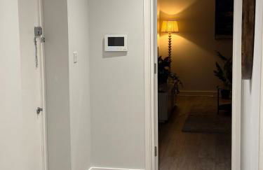 Stylish 2 bed Apartment, Rainham - Private Parking - Foto 17