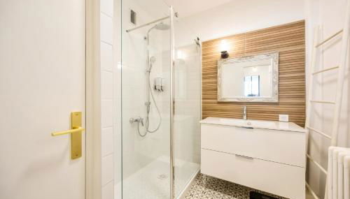 Le Cheval à Bascule - 2 chambres - Balcon - Foto 4, towels, Shower