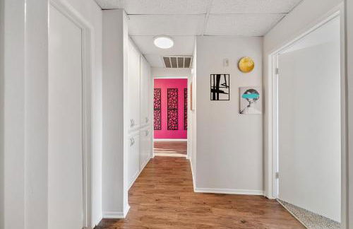 Beverly Hills Chic 2 bed 2bath with Patio and Parking 309 - Foto 9