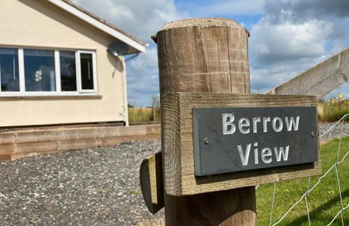 Cosy bungalow with views, walks, garden & parking. - Foto 2