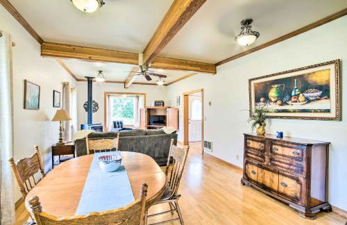 Quaint Coquille Getaway Near Beaches and Parks! - Foto 7