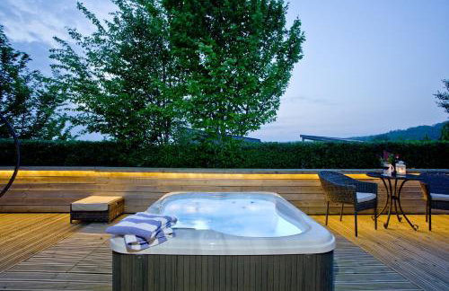 Orchard Lodge, Strawberryfield Park - Photo 14