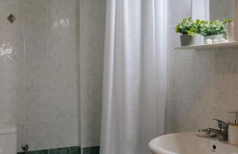 La Hacienda cozy home - Photo 11