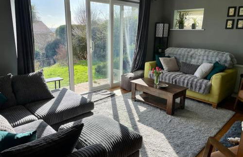 Stunning Charmouth Property with Bay views! - Photo 64
