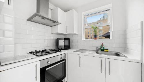 Famous Brick Lane - 1 Bed London Flat with Large Patio - Perfect for long stays - Photo 5, stove, toaster
