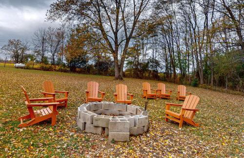 Modern Log Cabin with Vineyard Views - Foto 39