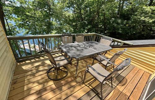 Waterfront 1-bedroom with deck - Foto 12