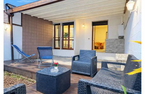 Bed & Garage Apartment in Villa - Photo 8