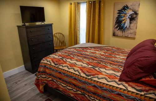 StockYards! Less than 4 minutes-Sleeps 8-Lee House - Foto 63