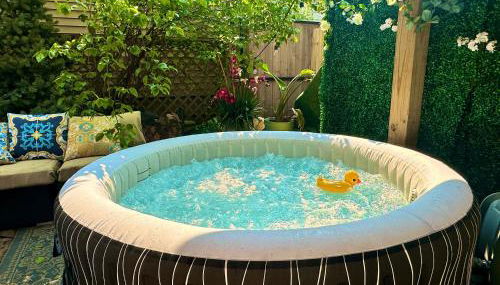 Art Downtown Fulton Market Entire 3 bedroom Home Sleep10 Private Garage Roof EV Tesla - Foto 2, Garden view