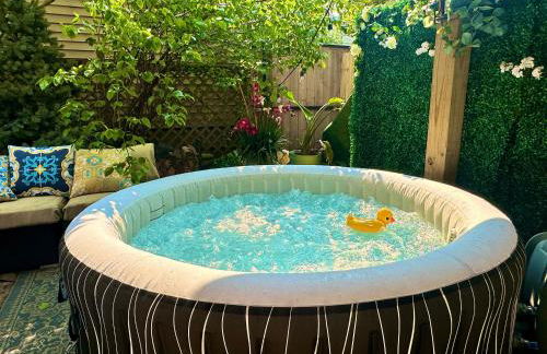 Art Downtown Fulton Market Entire 3 bedroom Home Sleep10 Private Garage Roof EV Tesla - Foto 2