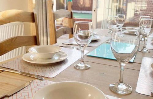 SPACIOUS DETACHED 5 Bedroom4 Bathroom WIFI Parking - Foto 6