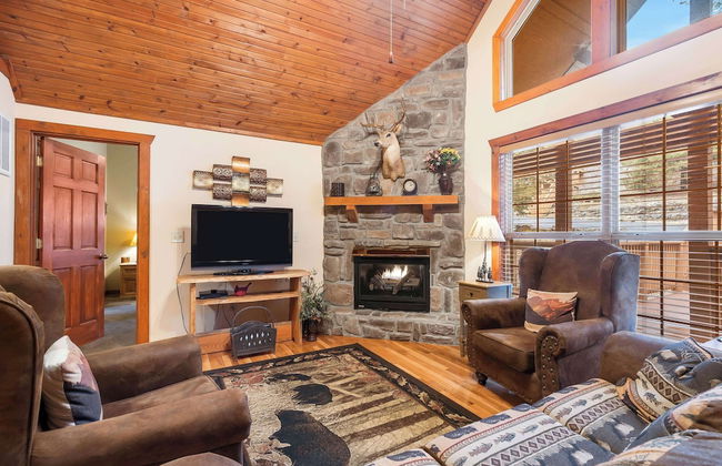 Creekside - 2 BDR Resort Cabin in Epic Location! - Photo 10