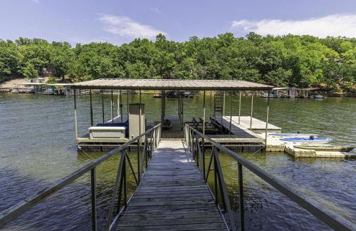 6bedrooms, ramp boat dock slips water toys, nice cove area - Foto 40