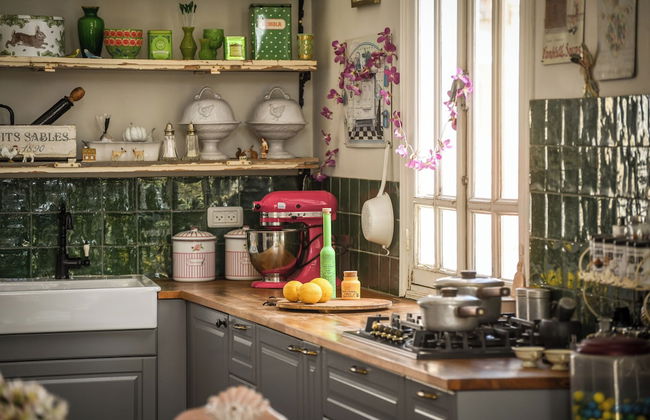 Elegant 1BR Apt w Balcony in the City - Photo 17