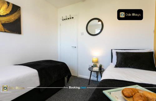 Quick Deals l 5 Bedroom l Sleeps 10 l Parking l Ideal for Groups l Oak Stays Short Lets & Serviced Accommodations - Foto 20