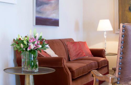 Avra Private Suites - Photo 74