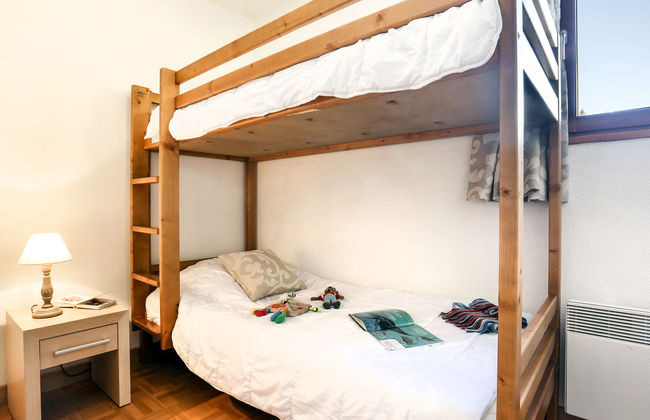 2 bedroom Apartment in Fontcouverte-la-Toussuire with swimming pool and garden - Photo 4