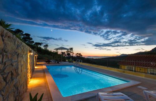 HIDDEN PARADISE - Villa by Split - Photo 1