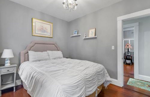 Bright & Spacious 3BR, Mins from Downtown, Easy to Gillette, Parking - Foto 47