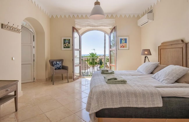 Super Villa Near Beach with Heated Pool - Foto 2