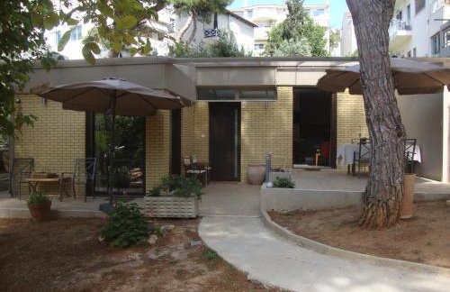 Amazing Garden House - Photo 5