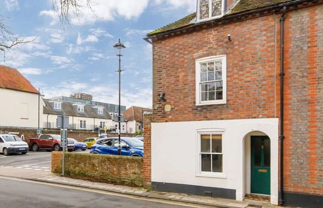 Charming 3bd Townhouse Right in the City Centre - Photo 29