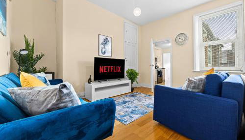 3 Bedrooms Elegant Homely House, Sleeps 6 Comfortably with 4 Double Beds, Newcastle, Free Street Parking, Business Travellers, Contractors, & Holiday Goers, Near all Major Transport Links in Newcastle & City Centre - Foto 5