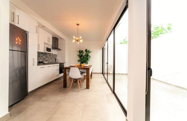 Comfortable, Spacious Penthouse- 2 Bedrooms- 7 People - Photo 19