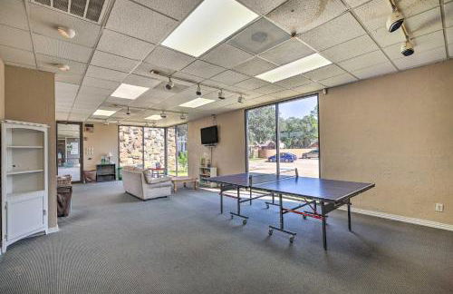 Lake Conroe Home with Resort-Style Perks and Patio - Foto 40