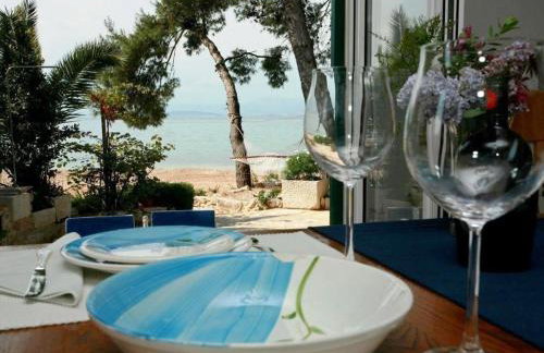 Deluxe Villa Sirena on the beach with Pool - Photo 17