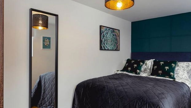 Short Walk to I360 and Beach 5 Condo With Patio - Foto 3, Habitación