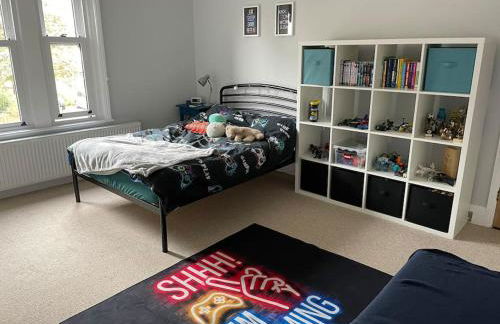 Beautiful family home with hot tub - Foto 32