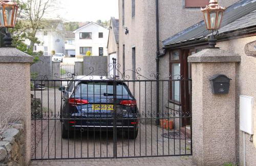 Amazing 4 Bed Scottish Baronial Style House - Foto 13