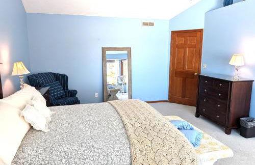 NEW! The Lighthouse - Cute, Large, and Lakefront! - Foto 24