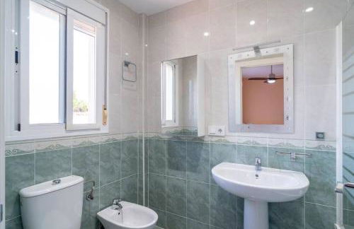 Adosado con vistas al mar desde la piscina con BBQ - Photo 23