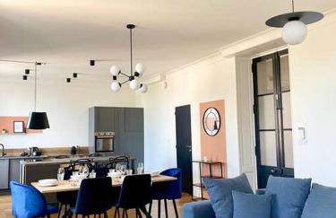 Au pied de la Cathédrale de Bourges - Foto 1