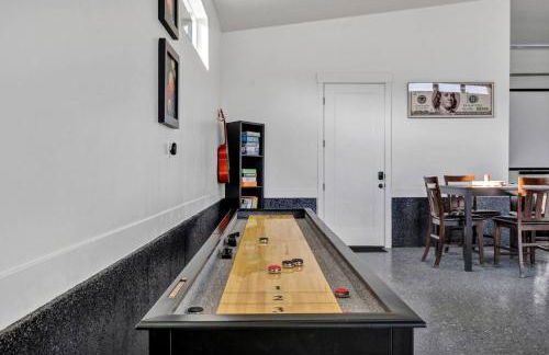 Luxury Lodge with Hot Tub, Theater and Pickleball Court - Foto 52