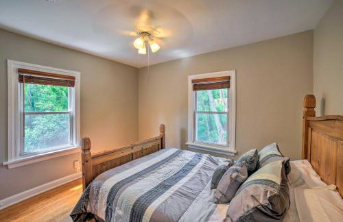 Pet-Friendly Lake Getaway 1 Block to Beach! - Foto 17