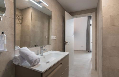 Apartamentos Luxury Cristina - Photo 38