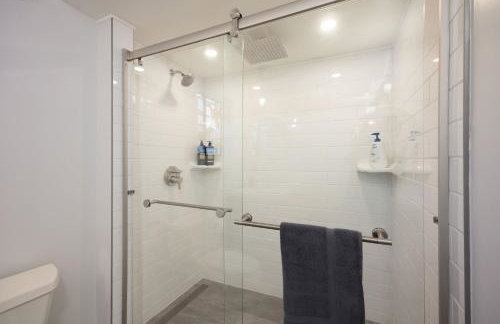 The Coastal Retreat Scenic Harbor Ocean Views Walk to Beach Restaurants - Foto 37