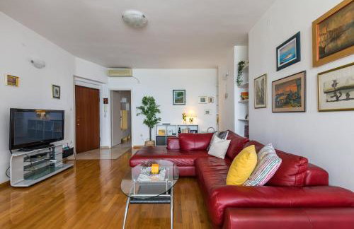 5th FLOOR Apartment- Harborview - Photo 19