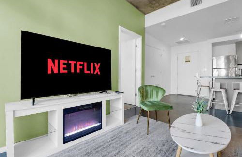 Centric 2BR In HEART of DTPHX Free Garage Parking - Foto 13