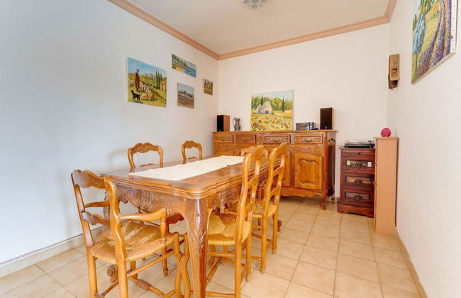 Villa With Swimming Pool in Sorgues - Foto 24