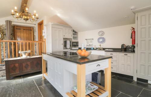 Glanville House - Photo 13