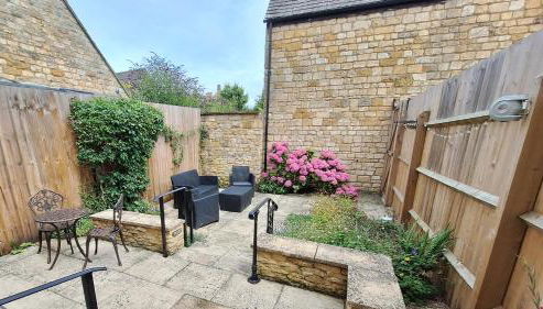 Bumble Cottage - Photo 2, Garden