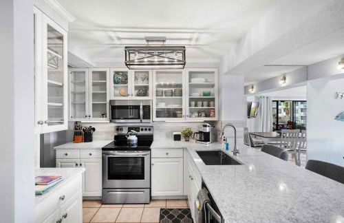 Stunning Ocean Views, Huge Patio, Heated Pool and Amenities! - Foto 18