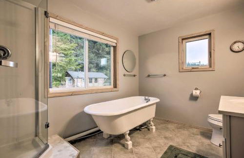 Remote Island Escape with Breathtaking Views - Photo 19