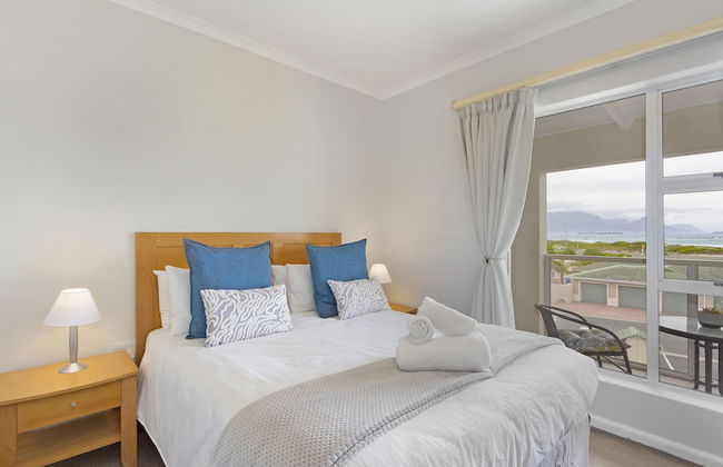 Big Bay Beach Club 22 by HostAgents - Photo 3